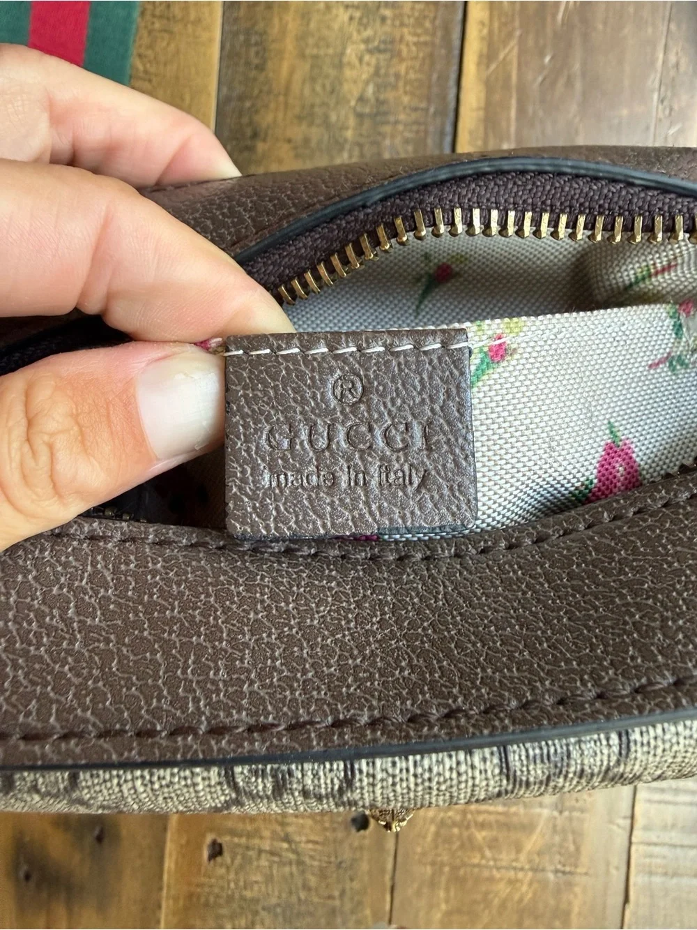 Gucci Neo Vintage GG Supreme Camera Bag Crossbody Messenger 476466